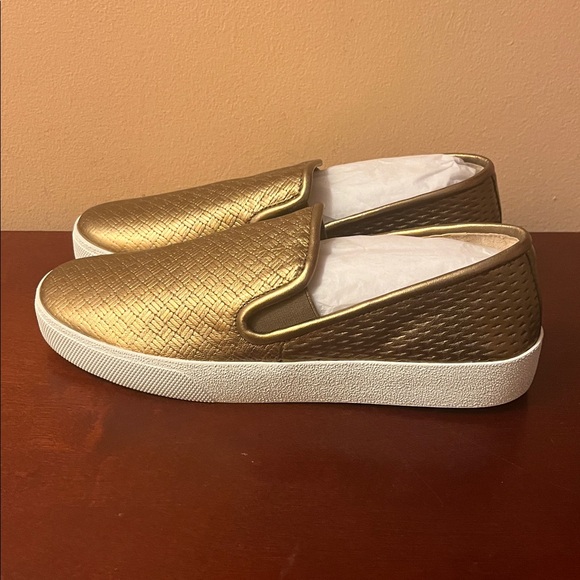 Vince Camuto Genuine Bronze Leather Sneakers - Picture 5 of 9